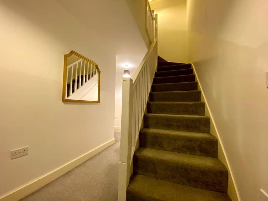 Uniquejoe Properties - 3 Bedroom Manchester Exterior photo